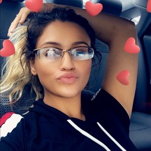 Meet your Posher, Brianna